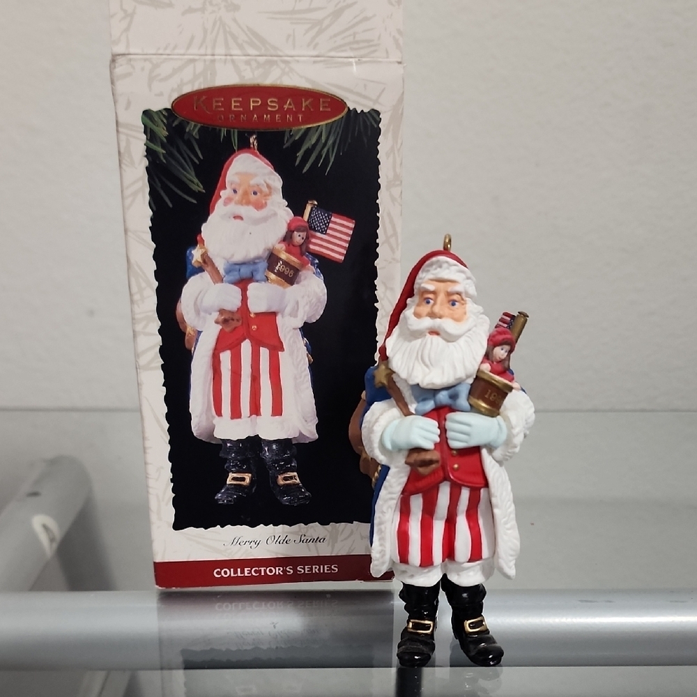 Hallmark Keepsake Vintage 1996 Patriotic Santa Ornament